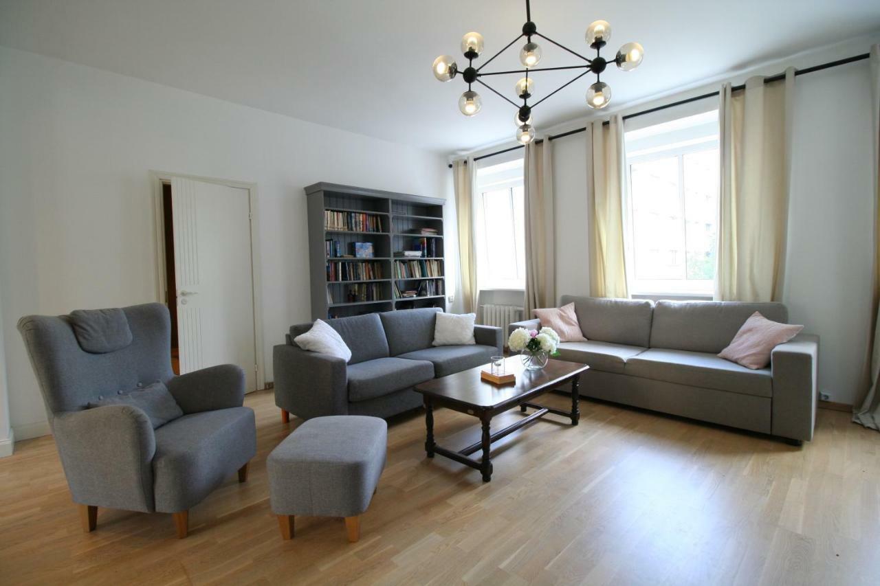 טאלין Two-Bedroom Kalamaja Apartment מראה חיצוני תמונה